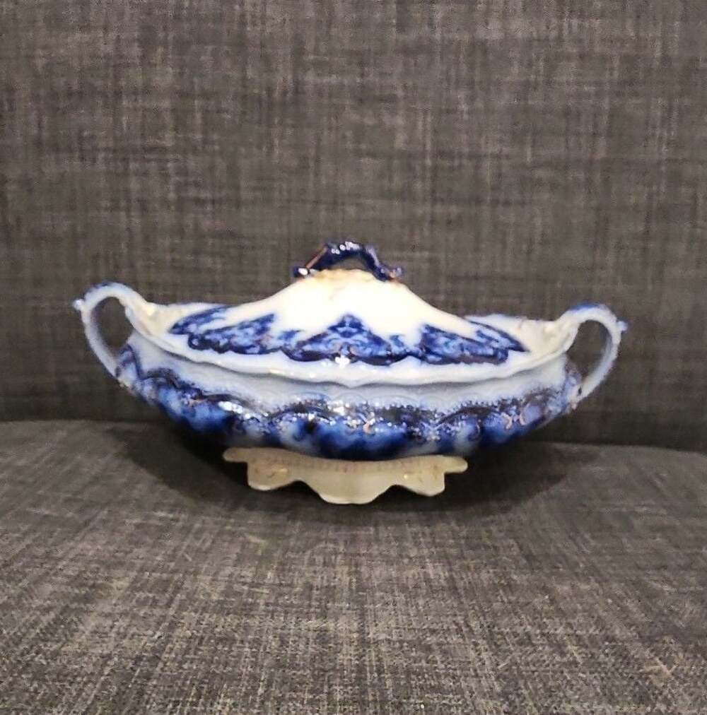 Vintage Johnson Bros Georgia Pattern Covered Vegetable Tureen